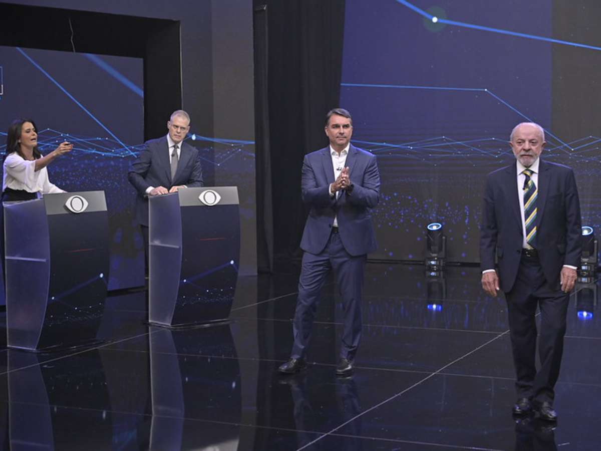 Provocações, bronca e falso alarme de bomba: o debate entre Flávio Bolsonaro e Lula em 7 pontos
