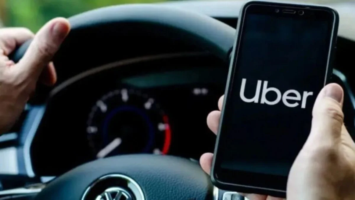 Mãe e filha fogem de carro de app após homem sair do porta-malas em BH