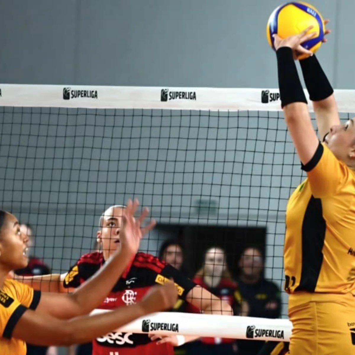 Superliga de Vôlei: Flamengo domina e vence o Brasília por 3 sets 0