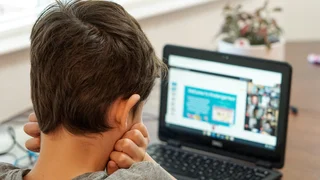 Golpes contra crianças: 5 sinais de alerta em jogos e redes sociais