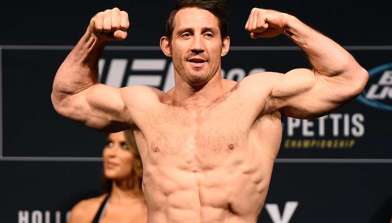 Ex-lutador do UFC Tim Kennedy leva três tiros na perna em emboscada no Congo