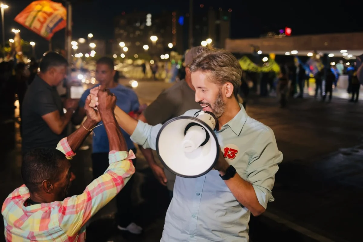 TRE impede apoiador de Celina de enviar deepfake de Grass sobre “kit gay”