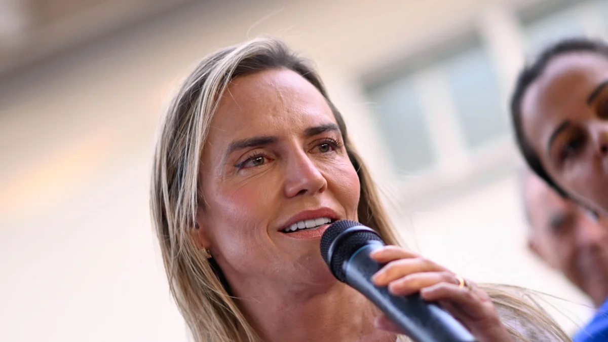 Celina promete ampliar cirurgias e gratuidade no transporte público