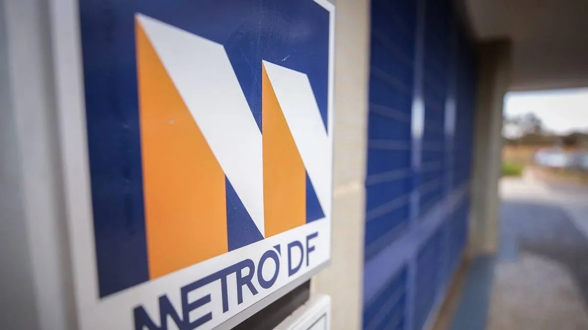 Esquerda x direita: manifestações no mesmo horário acendem alerta no metrô