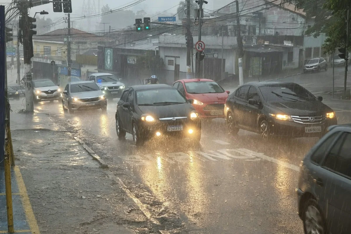 Brasil sob extremos: chuvas de até 300 mm e inundações ameaçam o Centro-Sul