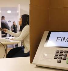 Propostas econômicas de Lula, Flávio Bolsonaro e Zema incluem mudanças em impostos, crédito e trabalho. Foto: Suno