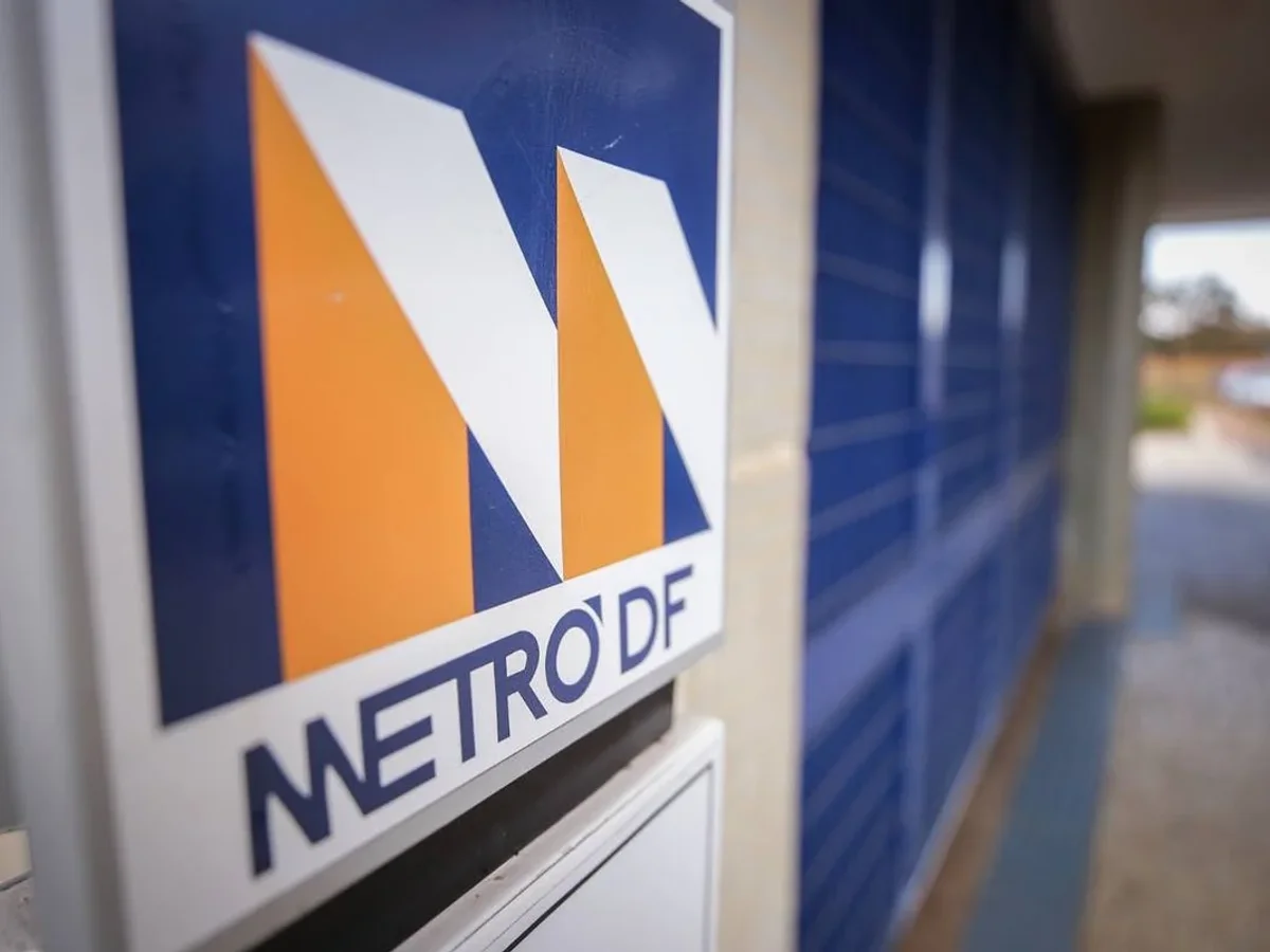 Esquerda x direita: manifestações no mesmo horário acendem alerta no metrô