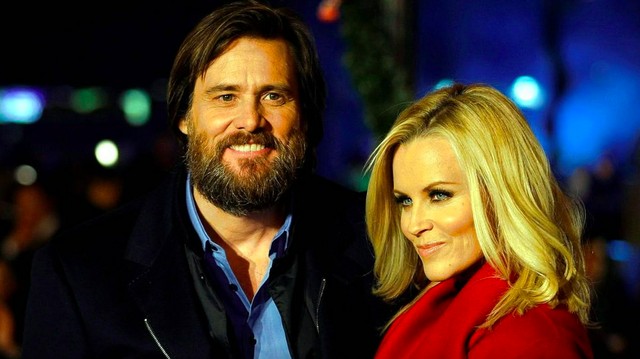 Site revela casamento secreto de Jim Carrey com namorada em cerimônia nos EUA