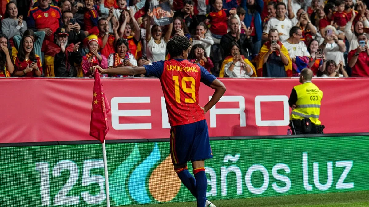 Com gols de Yamal e Rodri, Espanha bate a Tchéquia na Liga das Nações