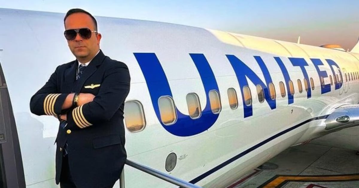 Piloto da United que opera nos EUA está proibido de voar para Israel por simpatia ao Irã