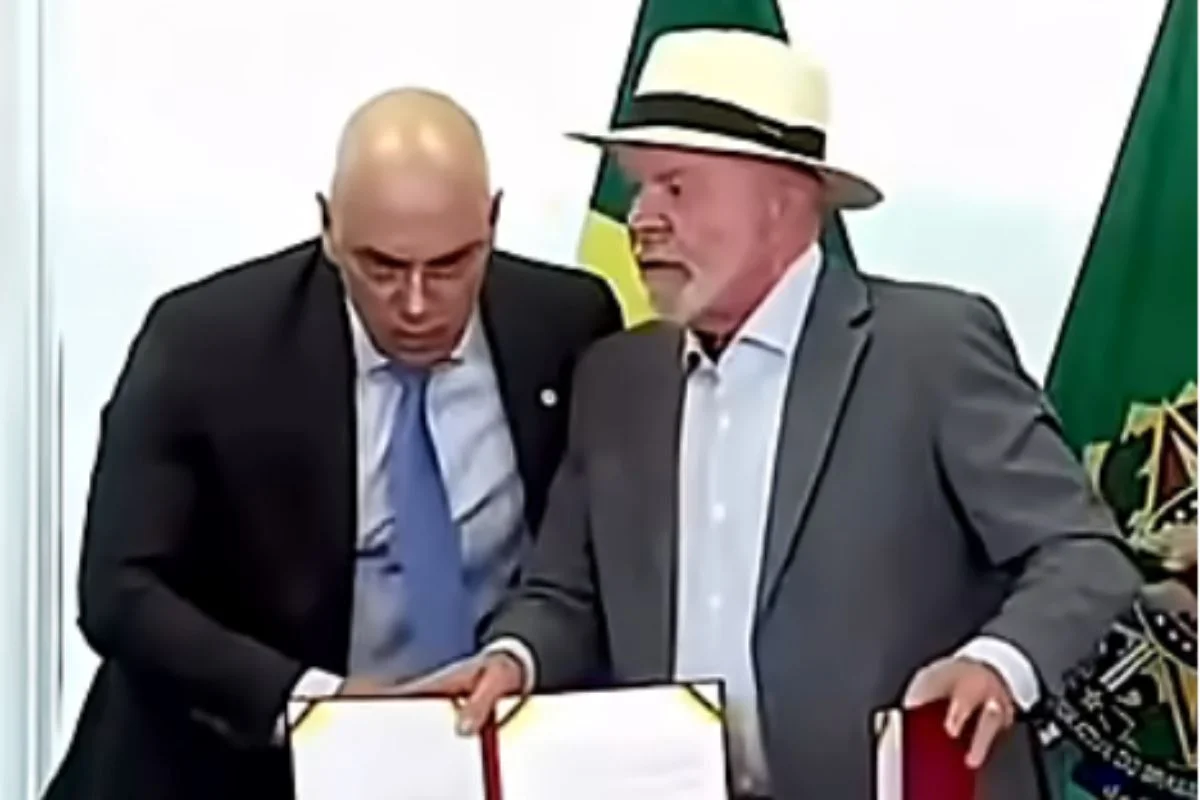 Foto colorida de Lula e Moraes - Metrópoles