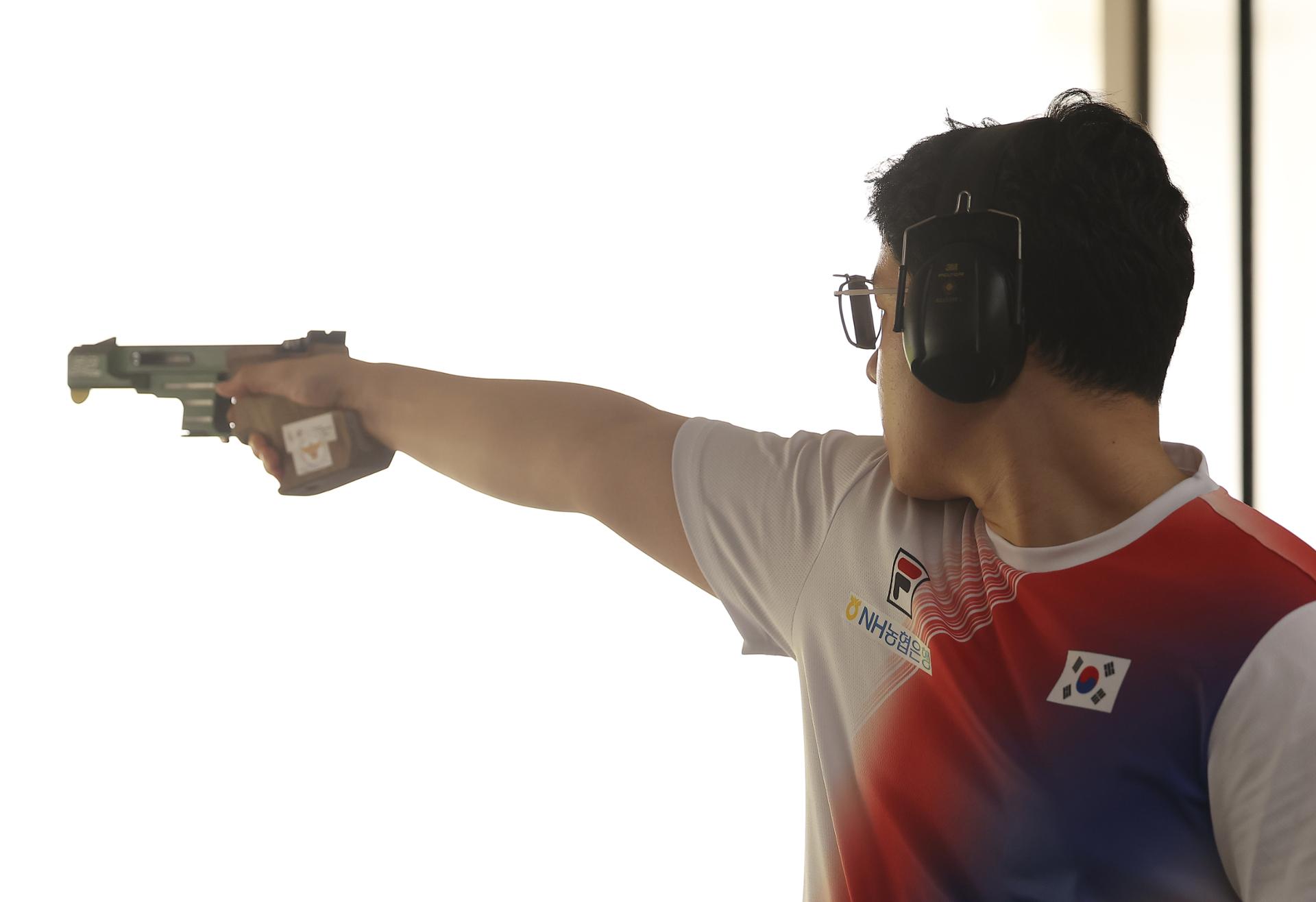 S. Coreia do Sul ganha ouro no tiro com pistola de fogo rápido por equipes masculinas