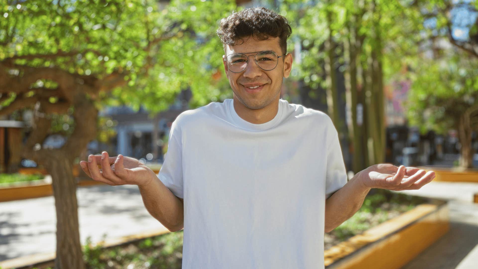 Pessoas com energia zero para falsos amigos geralmente dizem 9 frases na conversa cotidiana