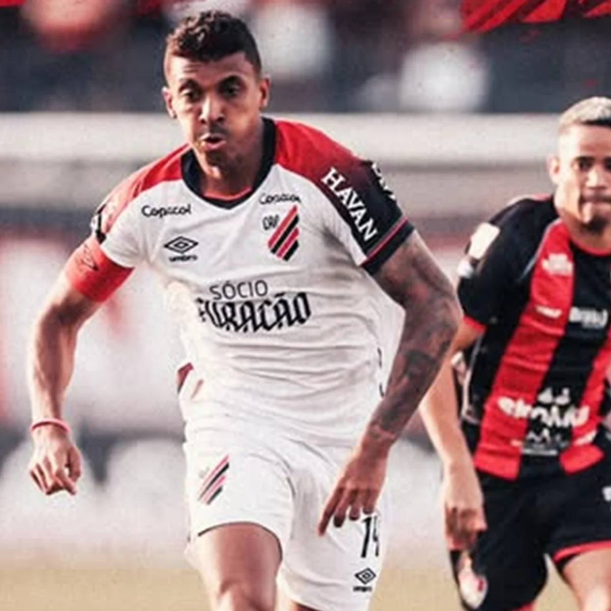 Brasileirão: no Barradão, Vitória e Athletico-PR empatam em 1 x 1