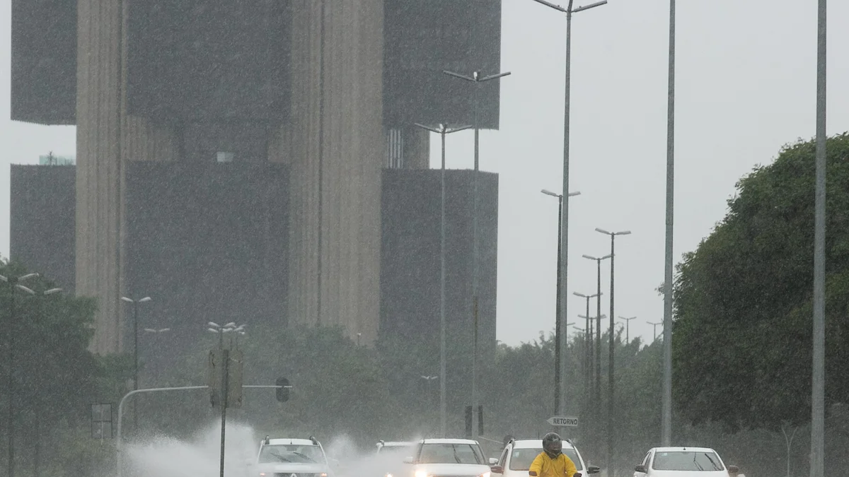 Eleições sob chuva: confira a previsão do tempo no Brasil neste domingo