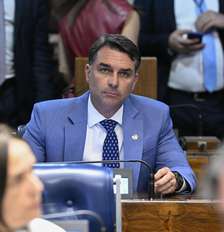 Ex-sócio de Flávio teria atuado durante anos como uma espécie de responsável informal por despesas do político e afirmações contidas no material associam os gastos a recursos cuja origem seria questionável Foto: Carlos Moura/Agência Senado
