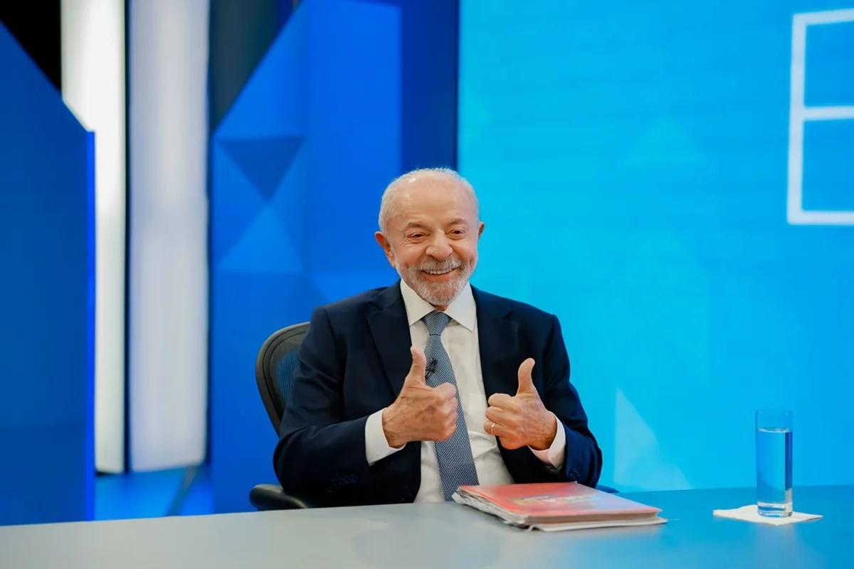 Imagem da matéria: Além da Record, Lula cancela gravações para recuperar a voz antes de debate
