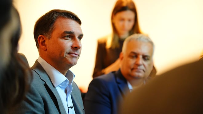MDB fecha apoio de 17 diretórios estaduais à campanha de Flávio Bolsonaro após reunião