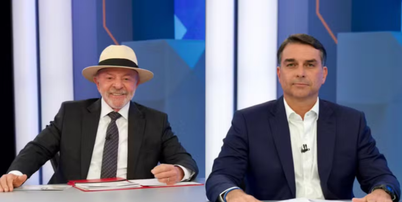 Luiz In&aacute;cio Lula da Silva (PT) e Fl&aacute;vio Bolsonaro (PT) Foto: Globo/Manoella Mello