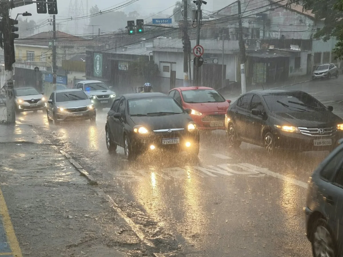 Brasil sob extremos: chuvas de até 300 mm e inundações ameaçam o Centro-Sul