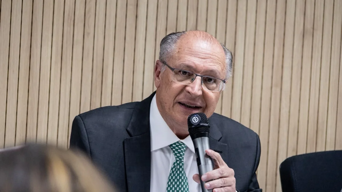 Alckmin diz que vê com "preocupação" possível partidarismo no Judiciário