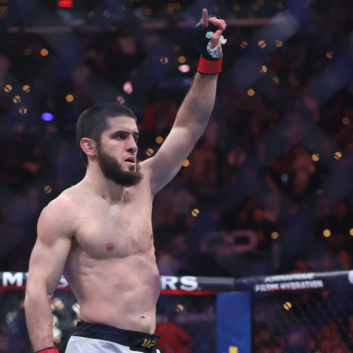 UFC: campeão do meio-médio, Makhachev explica por que negou luta com Prates