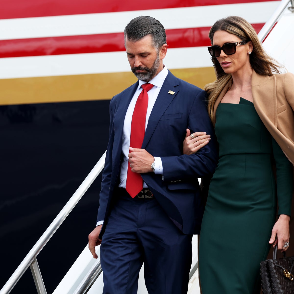O pal de Putin responde à alegação de Trump de que Don Jr. o reembolsou pelo casamento