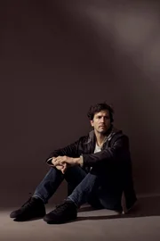 A versão brasileira, estrelada por Vladimir Brichta, tem dramaturgia de Luiz Felipe Reis e Paula Picarelli