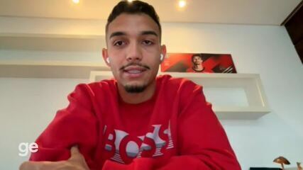 Arthur Dias elege Thiago Silva como referência na zaga